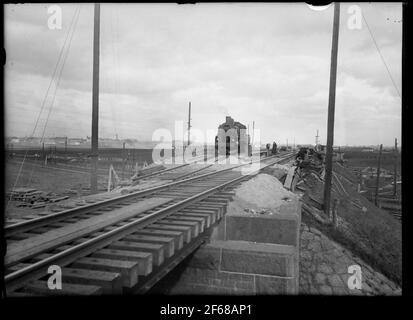 Wiederaufbau des Viadukts über die Malmö Ystads Eisenbahn, auf der Strecke zwischen Malmö und Trelleborg. Probenbeladung des provisorischen Viadukts. Stockfoto