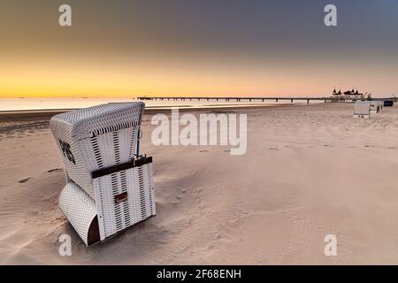 Sommermorgen am Strand von Seebad Ahlbeck am Insel Usedom Stockfoto