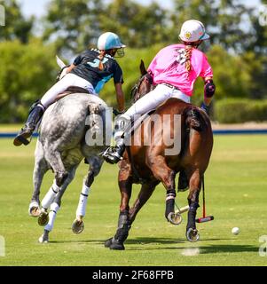 DUNDAS VS HAWAII POLO LIFE 2021 DAMEN POLO CHAMPIONSHIPS, in Port Mayaca, Florida, 10. März 2021. Team Dundas: Nina Clarkin, Hope Arelano, Sarah Siegel Magness Team Hawaii Polo Leben: Delores Onetto, Pamela Flanagan, Mia Cambiaso, Hazel Jackson. Foto von Jennifer Graylock-Graylock.com 917-519-7666 Stockfoto