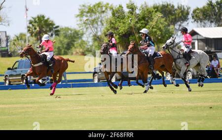 DUNDAS VS HAWAII POLO LIFE 2021 DAMEN POLO CHAMPIONSHIPS, in Port Mayaca, Florida, 10. März 2021. Team Dundas: Nina Clarkin, Hope Arelano, Sarah Siegel Magness Team Hawaii Polo Leben: Delores Onetto, Pamela Flanagan, Mia Cambiaso, Hazel Jackson. Foto von Jennifer Graylock-Graylock.com 917-519-7666 Stockfoto