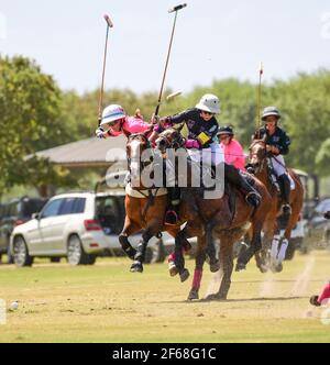 DUNDAS VS HAWAII POLO LIFE 2021 DAMEN POLO CHAMPIONSHIPS, in Port Mayaca, Florida, 10. März 2021. Team Dundas: Nina Clarkin, Hope Arelano, Sarah Siegel Magness Team Hawaii Polo Leben: Delores Onetto, Pamela Flanagan, Mia Cambiaso, Hazel Jackson. Foto von Jennifer Graylock-Graylock.com 917-519-7666 Stockfoto