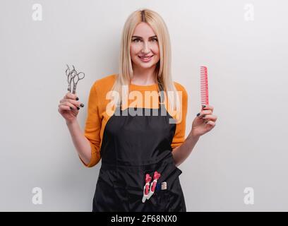 Friseur im Schönheitssalon Stockfoto