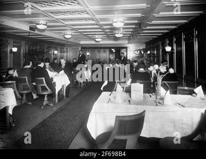 S / S 'KING GUSTAF V', III KL Speisesaal erbaut 1910 auf Lindholmens Schoß in Göteborg.upphugen 1968Tafikerade Route Trelleborg - Travemünde. Stockfoto