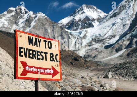 Wegweiser zum Mount everest B.c., Nepal Himalaya Berge Stockfoto