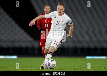 ISTANBUL, TÜRKEI - MÄRZ 30: Andrejs Ciganiks von Lettland während des WM-Qualifikationsspiels zwischen der Türkei und Lettland im Atatürk Olympiastadion auf M Stockfoto