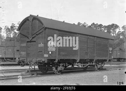 Staatsbahnen, SJ LGT 33196. Warntext auf Deutsch. Wurde 1927 mit Dächern versehen. Stockfoto