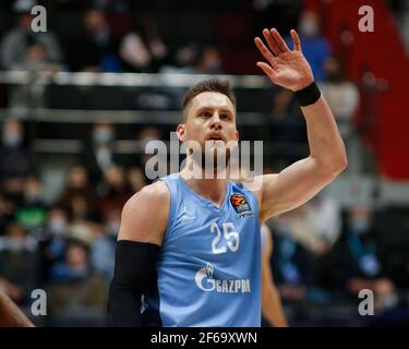 St. Petersburg, Russland. März 2021, 30th. Mateusz Ponitka (25), von Zenit in Aktion gesehen während der 2020/2021 Turkish Airlines EuroLeague regulären Saison Runde 32, Spiel zwischen BC CSKA Moskau und Zenit St. Petersburg in der Sibur Arena. (Endnote; Zenit St. Petersburg 74:86 CSKA) (Foto: Maksim Konstantinov/SOPA Image/Sipa USA) Quelle: SIPA USA/Alamy Live News Stockfoto