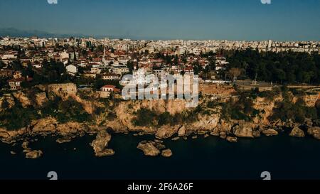 Luftaufnahme des Hidirlik Turms in Antalya, Türkei. Hochwertige Fotos Stockfoto