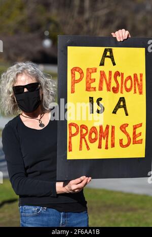 Demonstration von Lehrern aus Vermont, um gegen Änderungen ihrer öffentlich finanzierten Pensionspläne zu protestieren, Vermont State House, Montpelier, VT, USA. Stockfoto