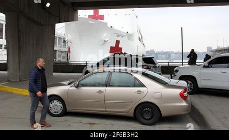 Das Krankenhausschiff USNS COMFORT dockte am Pier 90 an, bei der Ankunft in NYC, Teilansicht, Manhattan West Side, New York, NY, USA Stockfoto