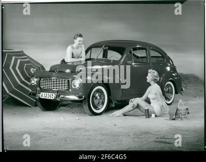 Werbung aus Eisenbahnmuseum Ausstellung. Volvo PV 444, Registrierungsnummer A12345. Stockfoto