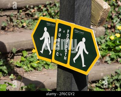 Öffentlicher Fußweg bei Penleigh, Westbury, Wiltshire, England, Großbritannien. Stockfoto