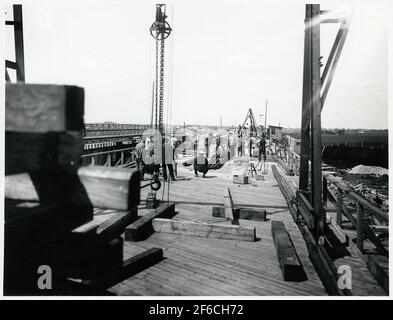 Wiederaufbau des Viadukts über die Malmö Ystads Eisenbahn, auf der Strecke zwischen Malmö und Trelleborg. Die Standbrücke ist fast fertig. Stockfoto