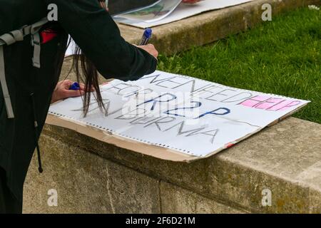 London, Großbritannien. März 2021, 31st. Ein Protest gegen das Militärregime in Myanmar vor dem Parlamentsgebäude Kredit: Ian Davidson/Alamy Live News Stockfoto