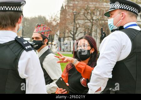 London, Großbritannien. März 2021, 31st. Ein Protest gegen das Militärregime in Myanmar vor dem Parlamentsgebäude Kredit: Ian Davidson/Alamy Live News Stockfoto