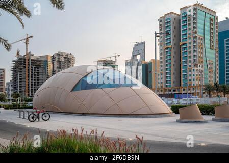 Wunderschöne Aussicht auf Lusail Marina City am Abend Stockfoto