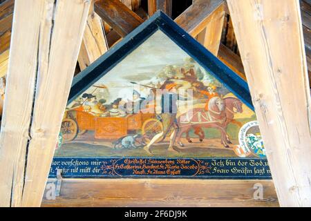 Gemälde in der Spreuerbrücke, Spreuerbrücke am Kasernenplatz in Luzern. Die Bilder bilden einen Danse Macabre, der b Stockfoto