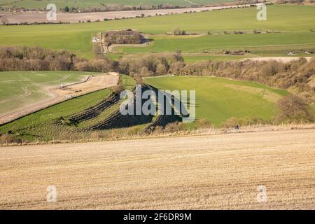 Streifen Sie Lynchets auf Chalk Valley Hügel in der Nähe von Calstone, Wiltshire, England, Großbritannien Stockfoto