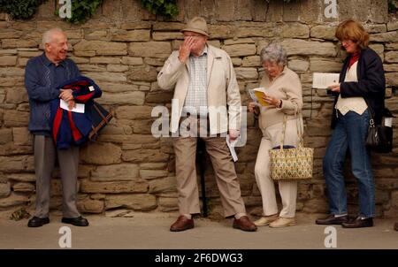 MENSCHEN AUF DEM HAY FESTIVAL . 26/5/03 PILSTON Stockfoto