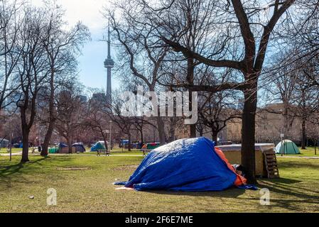 Zelte von Obdachlosen im Alexandra Park in der Bathurst Street Stockfoto