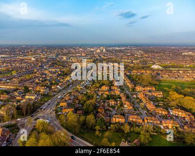 Luftaufnahme der Skyline von York, UK mit Blick nach Südwesten mit York Minster in der Mitte. Stockfoto