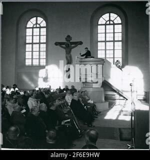 Königliche Anwesenheit von Kronprinz Gustaf Adolf in der Kirche von Oversulaå während der Eröffnung der Elektrik von Långsele - Boden. Stockfoto