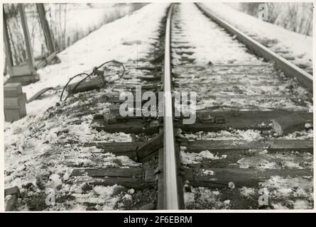 Banwork nach dem Wiederanfahren des Zuges 93, des Nordarms, auf der Strecke zwischen Simeå und Unterwache in 1956-03-27. Stockfoto