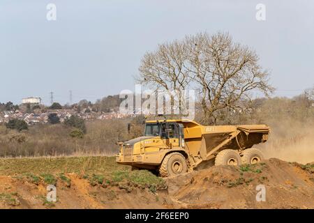 Bell B40D Knickarmwagen. Arbeiten bei Hanson aggregiert neuen Steinbruch entlang des Nene Valley zwischen Cogenhoe und Grendan Northamptonshire, Engalnd, Großbritannien. Stockfoto