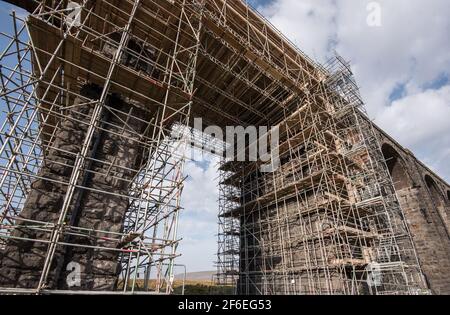 Reparaturen an ikonischem Ribblehead Viadukt Stockfoto