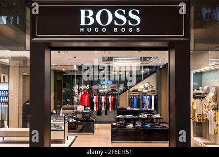 Hongkong, China. März 2021, 31st. Logo der deutschen Bekleidungsmarke Hugo Boss in Hongkong. (Foto von Budrul Chukrut/SOPA Images/Sipa USA) Quelle: SIPA USA/Alamy Live News Stockfoto