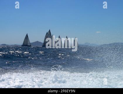 Segelregatta in Costa Smeralda, Sardinien, Italien Stockfoto