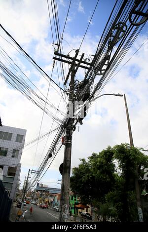 salvador, bahia, brasilien - 8. januar 2021: Die exponierte Fraktion wird an einem Versorgungsmast im Stadtteil Cabula in der Stadt Salvador gesehen. Stockfoto