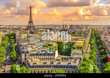 Tour Eiffel vom Arc de Triomphe Stockfoto