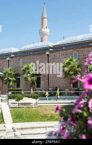 Blick auf die Dzhumaya-Moschee vom antiken Stadion von Philippolis, Plovdiv, Bulgarien Stockfoto