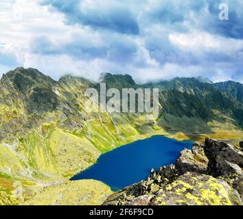 Velke Hincovo pleso See in der Hohen Tatra ( Vysoke Tatry ), Blick vom Koprovsky Stit. Slowakei, Europa. Stockfoto