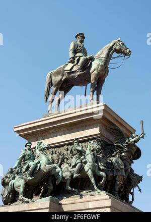 Sofia Bulgarien Denkmal Niedrigwinkelansicht der Statue des Zaren-Befreiers Alexander II. Und des Denkmals in der Nationalversammlung in Sofia, Bulgarien Stockfoto