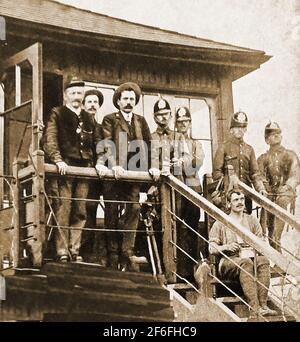 1911 britischer Eisenbahnstreik - militärische Wachen überwachen den Signalstab an der Stockinford Signalbox während einer Hitzewelle. Stockingford wurde nun administrativ in Nuneaton aufgenommen. Stockingfords Bahnhof wurde zwischen 1864 und 1968 betrieben. Stockfoto
