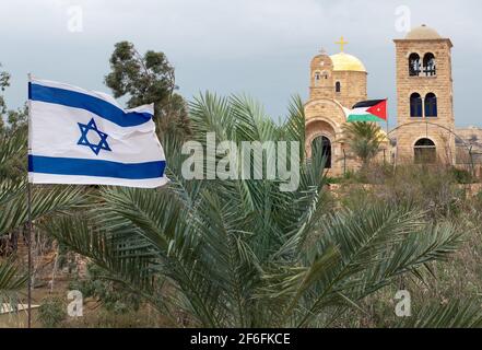 Taufort von Jesus Christus und heiliger Ort im Heiligen Land für Pilger von Christen am Jordanufer. Stockfoto