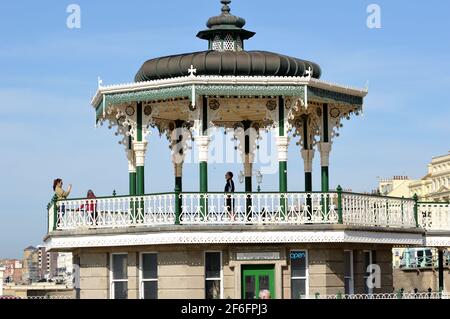 Brighton an einem sonnigen Tag, dem heißesten Tag des Jahres nach der covid Lockdown. Stockfoto