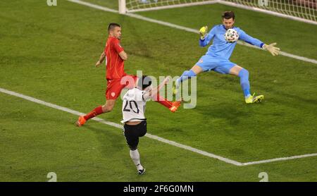 Duisburg, Deutschland. 31st Mär, 2021. firo: 31.03.2021 Fußball, Fußball: Landerspiel, Nationalmannschaft, WM-Qualifikation, WM-Qualifikation 2022, Deutschland, GER - Nord Mazedonien Serge Gnabry, Schuss, Dreharbeiten Quelle: dpa/Alamy Live News Stockfoto