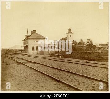 Der Bahnhof wurde 1874 gebaut. 1934 wurde das Bahnhofshaus umgebaut. Stockfoto