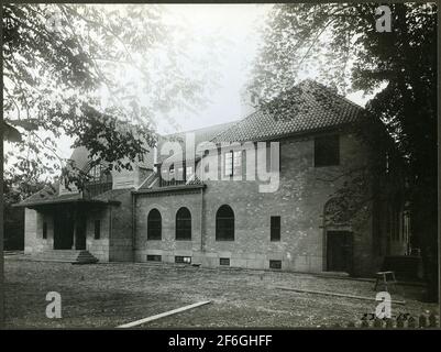 Södertälje Hauptbahnhof. Früher Södertälje niedriger genannt. Der Bahnhof wurde 1860 gebaut. Neues Bahnhofshaus im Jahr 1918. Gleichzeitig neues Warenmagazin. Elektrische Wechselverriegelung, die von Södertälje Södra manövriert wird. Benannt nach 1994 Södertälje Zentrum. Stockfoto