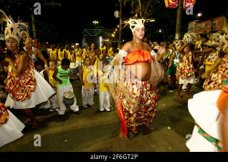 ilheus, bahia, brasilien - 21. februar 2012: Mitglieder des Afro Guerreiro de Zulu Blocks werden während einer Aufführung am Karneval in der Stadt Il gesehen Stockfoto