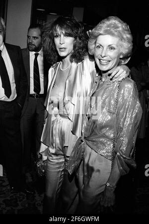 Janet Leigh und Jamie Lee Curtis um 1979 . Quelle: Ralph Dominguez/MediaPunch Stockfoto