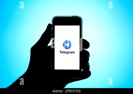 In dieser Abbildung wird die Telegram-App auf einem Smartphone-Bildschirm angezeigt. Stockfoto