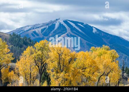 USA, Idaho, Sun Valley, bald Mountain of Snowy Mountains Stockfoto