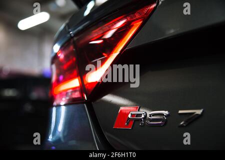 Das RS7-Typenschild auf der Rückseite EINES 2016 Audi RS7 Stockfoto