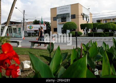 sao sebastiao do Passe, bahia/brasilien - 4. september 2013: Luiz Ventura Square, Downtown Sao Sebastiao do Passe, wo sich das Rathaus befindet. Stockfoto