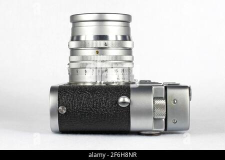 Klassische Leica M3 Entfernungsmesser-Kamera mit Leica Meter MC und Summarit 50mm f1.5 Objektiv. Stockfoto