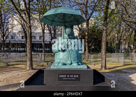 Paris, Frankreich. März 2021. Philippe Gelucks LE CHAT DEAMBULE-Ausstellung, vom 26. März bis 9. Juni 2021, auf den Champs-Élysées in Paris. Stockfoto